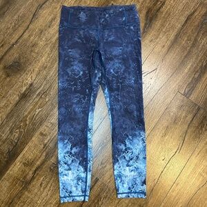 Lululemon legions size 6